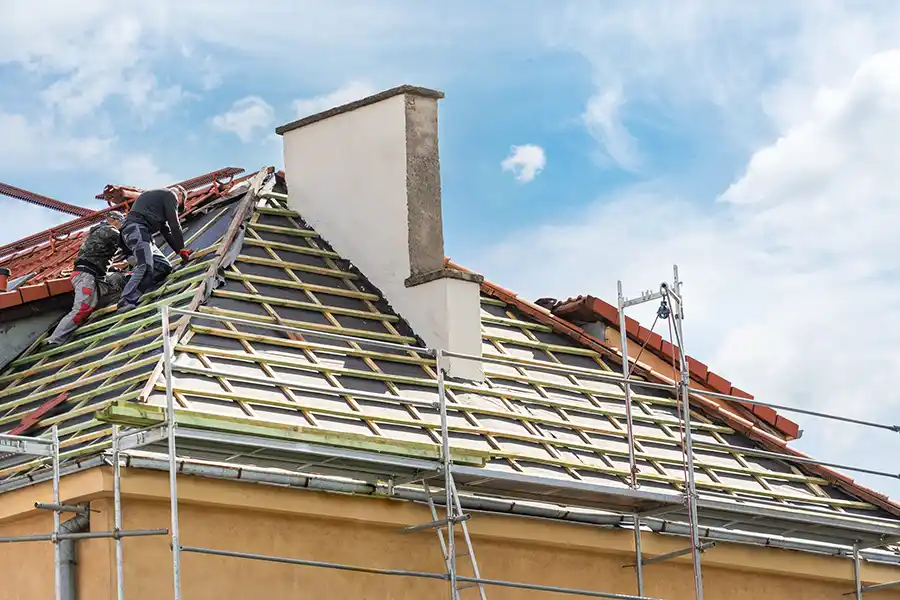 Professional roofing contractor in Hayward, CA